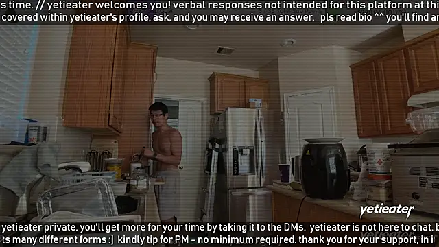 Snapshot of yetieater chatting on 02-06-26, 06:26 yetieater online show from 02-06-26, 06:26