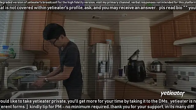 Snapshot of yetieater chatting on 01-28-25, 05:35 yetieater online show from 01-28-25, 05:35