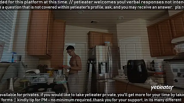 Snapshot of yetieater chatting on 06-03-26, 04:33 yetieater online show from 06-03-26, 04:33