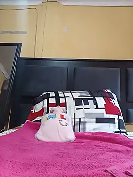 JuicyMilkyTizzy online show from 06-11-26, 07:27