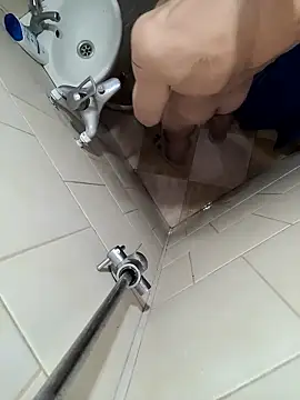 Snapshot of Nike-reactor chatting on 12-22-25, 12:55 Nike-reactor online show from 12-22-25, 12:55