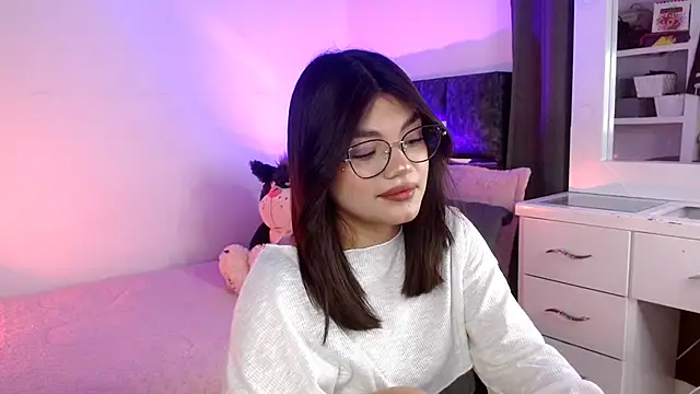 Snapshot of _Camilaaa_ chatting on 10-25-25, 06:45  Camilaaa  online show from 10-25-25, 06:45