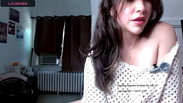 Snapshot of autumnb712 chatting on 09-23-25, 04:58 autumnb712 online show from 09-23-25, 04:58