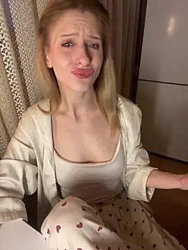 Snapshot of amorearte_m chatting on 03-10-26, 04:22 amorearte m online show from 03-10-26, 04:22