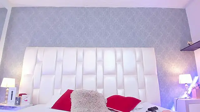 ArianaaGrace online show from 09-27-25, 07:31