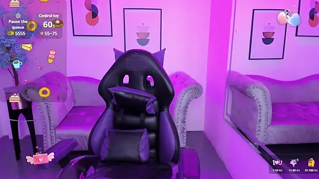 Snapshot of Agatha_luxx chatting on 03-19-25, 07:49 Agatha luxx online show from 03-19-25, 07:49