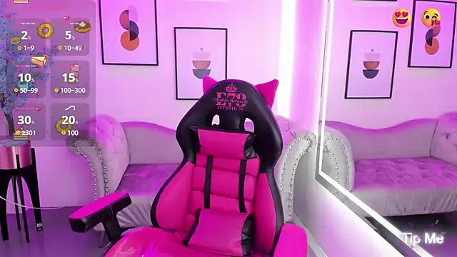 Snapshot of Agatha_luxx chatting on 03-22-25, 03:53 Agatha luxx online show from 03-22-25, 03:53