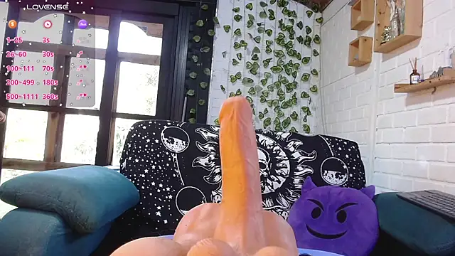 LiraSonnett online show from 10-29-25, 09:36