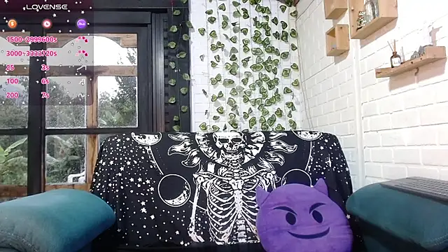 LiraSonnett online show from 10-24-25, 09:14