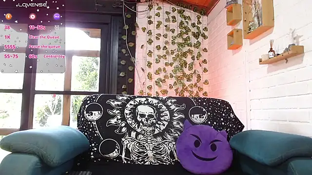 LiraSonnett online show from 02-08-26, 07:22