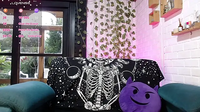 LiraSonnett online show from 02-17-26, 09:34