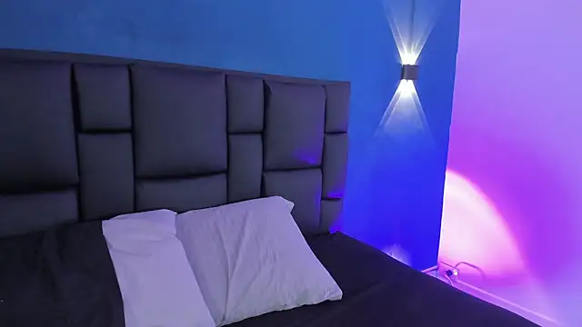 DANESKA HILLER online show from 11-12-25, 07:07