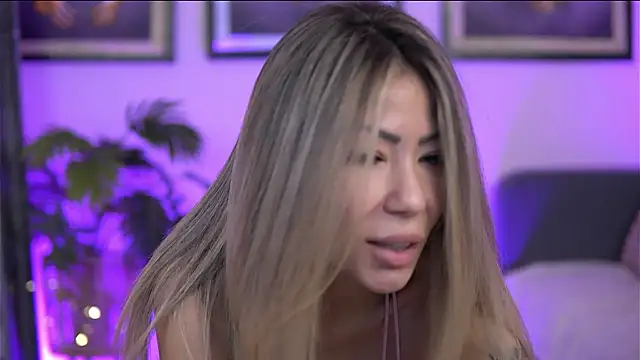 SophiaPotts online show from 05-18-26, 02:01