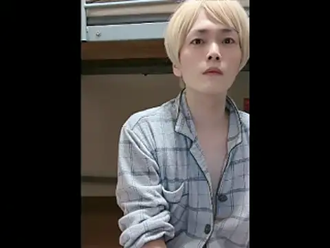 Snapshot of mgnhiroyuki chatting on 04-25-26, 04:04 mgnhiroyuki online show from 04-25-26, 04:04