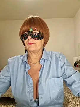 Snapshot of Gattina74 chatting on 10-14-25, 06:41 Gattina74 online show from 10-14-25, 06:41