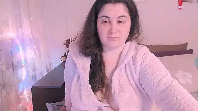 Snapshot of SoftLia chatting on 03-18-25, 07:12 SoftLia online show from 03-18-25, 07:12