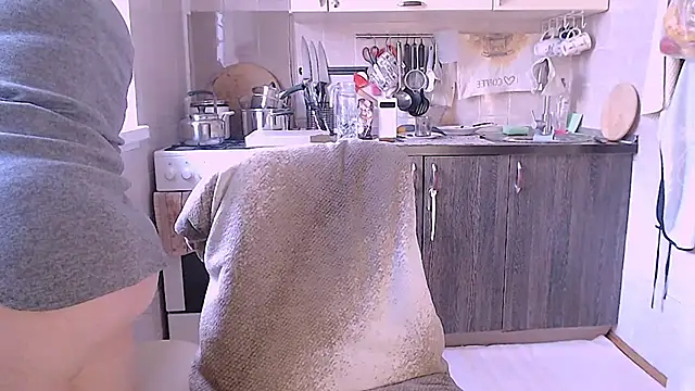 Snapshot of SoftLia chatting on 09-21-25, 05:34 SoftLia online show from 09-21-25, 05:34