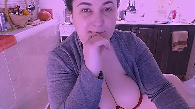 SoftLia online show from 12-14-25, 05:18