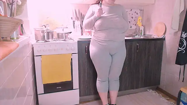 Snapshot of SoftLia chatting on 02-26-25, 07:32 SoftLia online show from 02-26-25, 07:32