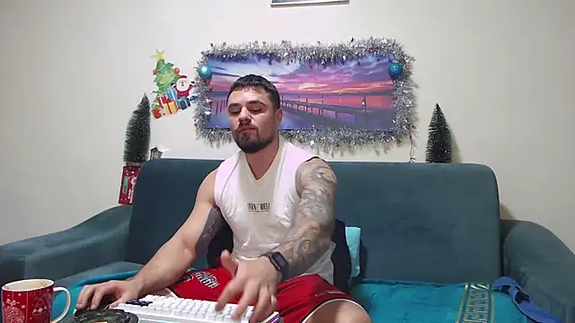 Tiberius hunk online show from 01-06-26, 06:06