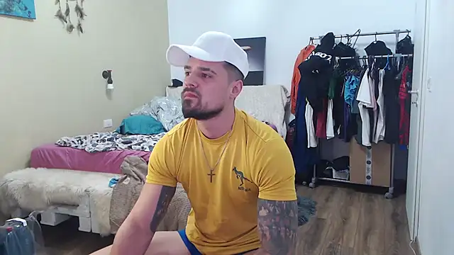 Tiberius hunk online show from 02-26-26, 04:23