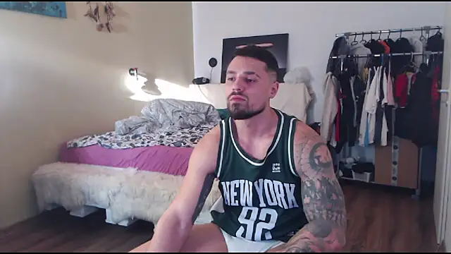 Tiberius hunk online show from 02-06-26, 07:15