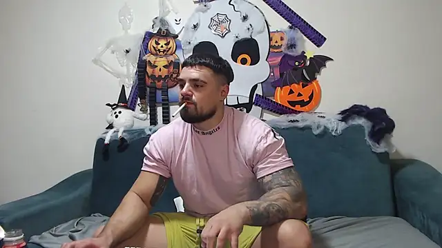 Tiberius hunk online show from 10-30-25, 02:04