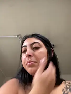 Snapshot of mayteziinhaa chatting on 09-29-25, 05:29 mayteziinhaa online show from 09-29-25, 05:29