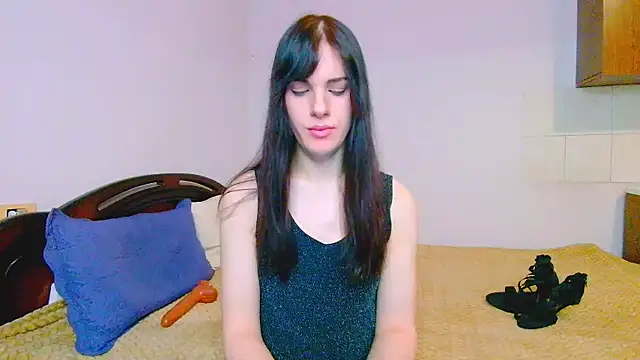 Nicole Redfields online show from 09-23-25, 05:25