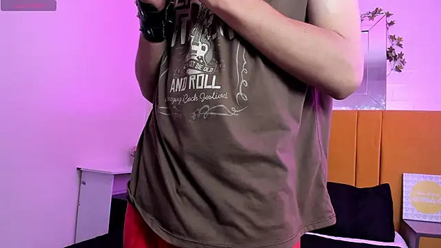 Snapshot of Andrew_Wolff chatting on 03-08-25, 04:45 Andrew Wolff online show from 03-08-25, 04:45