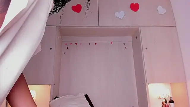 Snapshot of BeverlySteel chatting on 02-08-26, 12:25 BeverlySteel online show from 02-08-26, 12:25