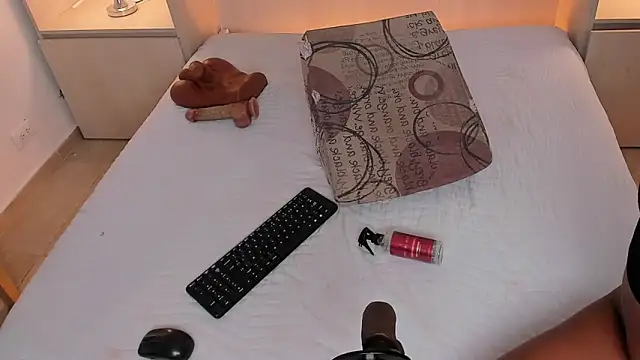 BeverlySteel online show from 11-09-25, 12:42