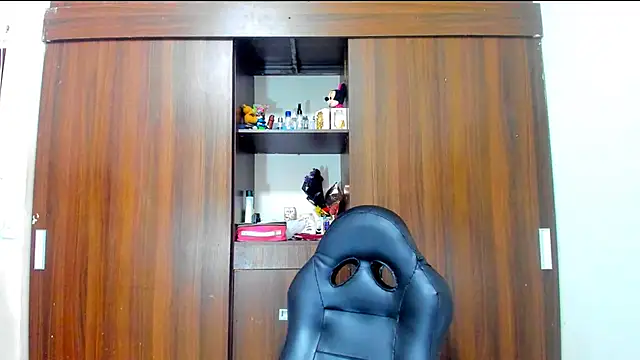 Dreamastercum  online show from 11-21-25, 10:20