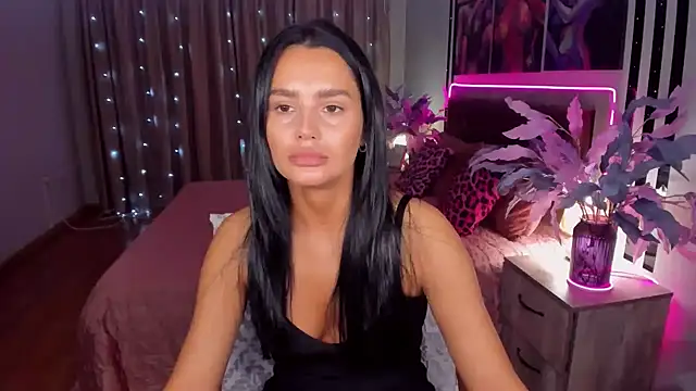 Snapshot of DanaSincere chatting on 10-10-25, 03:40 DanaSincere online show from 10-10-25, 03:40