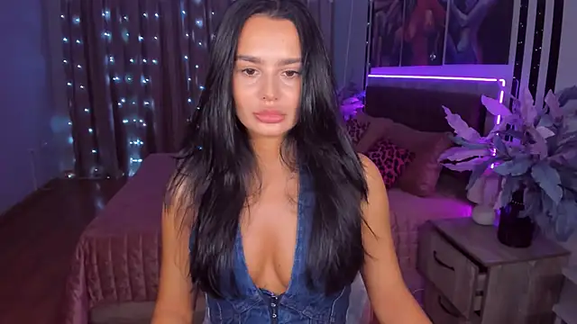 Snapshot of DanaSincere chatting on 03-19-25, 04:03 DanaSincere online show from 03-19-25, 04:03