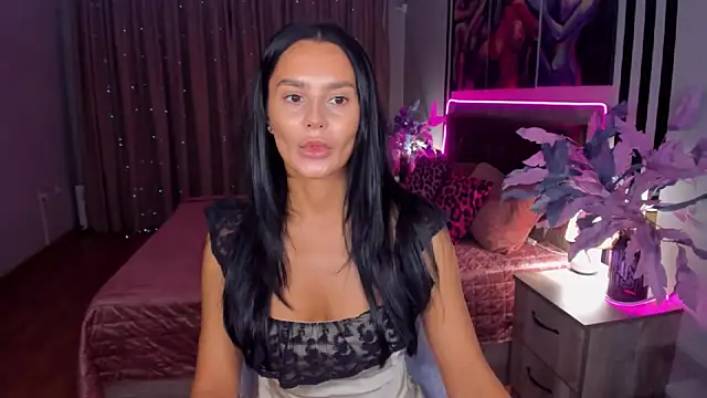 DanaSincere online show from 11-18-25, 03:54