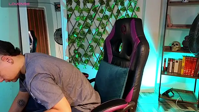 demimoore222 online show from 03-18-25, 08:48