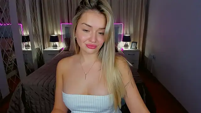 EvaGoddes online show from 11-18-25, 07:00