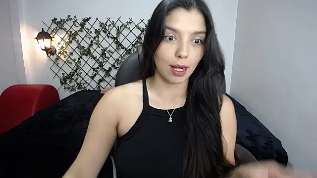 Snapshot of issa__nassar chatting on 11-10-25, 02:11 issa nassar online show from 11-10-25, 02:11