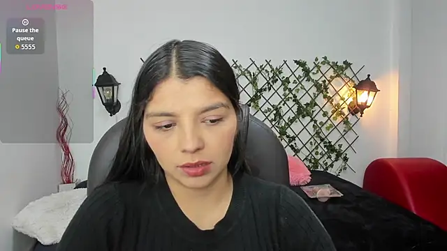 Snapshot of issa__nassar chatting on 10-23-25, 01:54 issa nassar online show from 10-23-25, 01:54