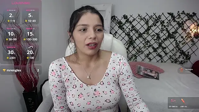 Snapshot of issa__nassar chatting on 11-23-25, 02:16 issa nassar online show from 11-23-25, 02:16