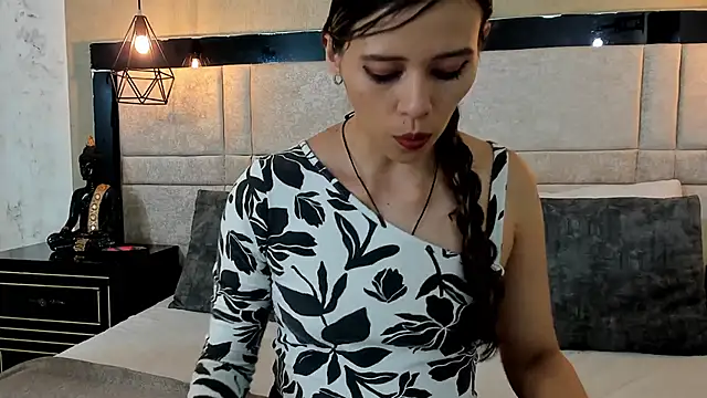 LiliJensen online show from 11-13-25, 10:02