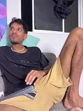 Snapshot of Miguel_bigcock chatting on 03-20-26, 01:50 Miguel bigcock online show from 03-20-26, 01:50