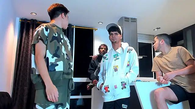 Snapshot of Miguel_bigcock chatting on 01-16-26, 03:43 Miguel bigcock online show from 01-16-26, 03:43