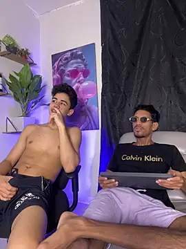 Snapshot of Miguel_bigcock chatting on 02-15-26, 06:58 Miguel bigcock online show from 02-15-26, 06:58