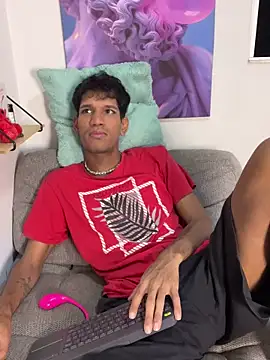 Snapshot of Miguel_bigcock chatting on 04-15-26, 03:23 Miguel bigcock online show from 04-15-26, 03:23