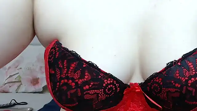 Sweet Yoon online show from 10-29-25, 04:11