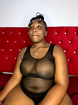 Snapshot of Beyoncex05 chatting on 10-28-25, 11:14 Beyoncex05 online show from 10-28-25, 11:14