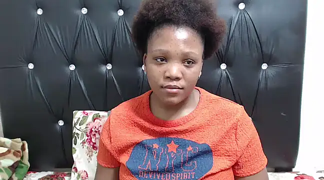 Snapshot of Beyoncex05 chatting on 03-11-25, 08:31 Beyoncex05 online show from 03-11-25, 08:31