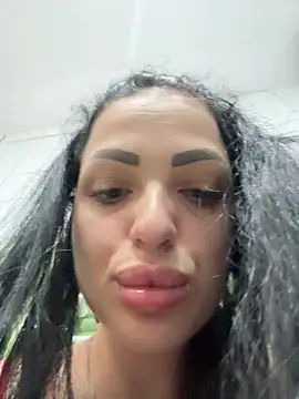 Snapshot of IrisRossie chatting on 07-15-26, 05:47 IrisRossie online show from 07-15-26, 05:47